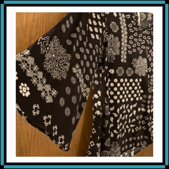 Ganji LA Size:M Really Cute Flowy Top - Picture 5 of 7